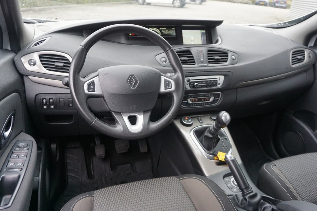 Renault Scenic xmod 1.2 tce bose climate / navi / cruise / stoelverw. / par
