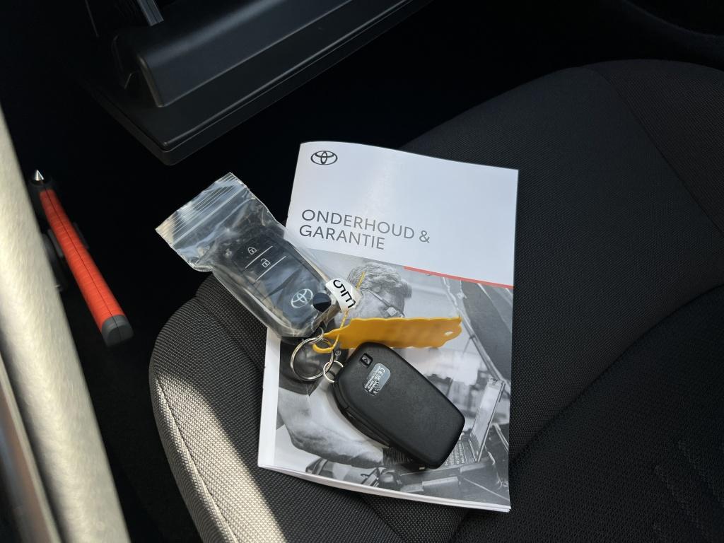 Toyota C-hr 1.8 hybrid 140 dyn
