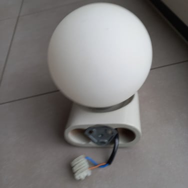Vintage badkamer lamp van .E muller typ s1290 .