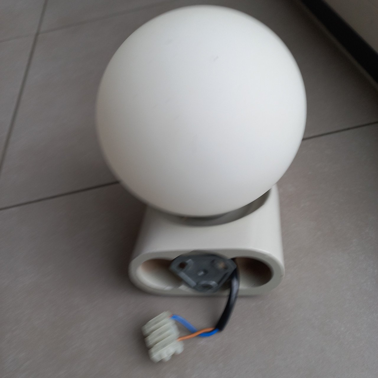 Vintage badkamer lamp van .E muller typ s1290 .