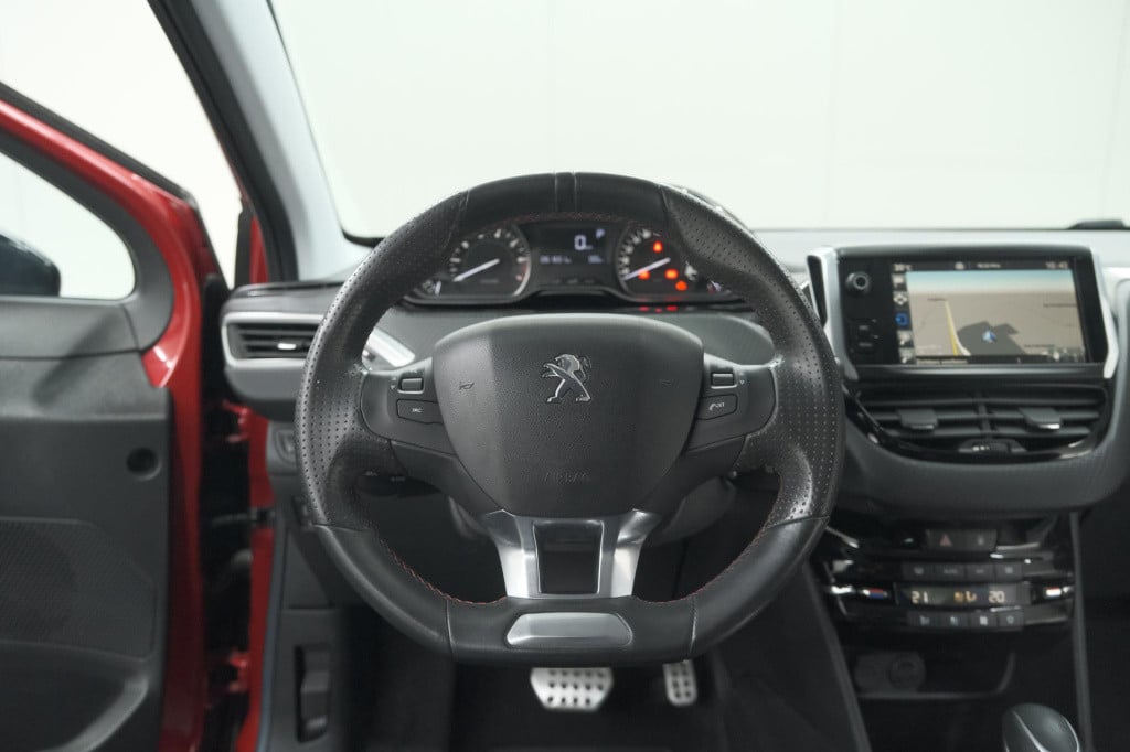 Peugeot 208 puretech 110 gt-line | apple carplay | parkeersensoren | climat