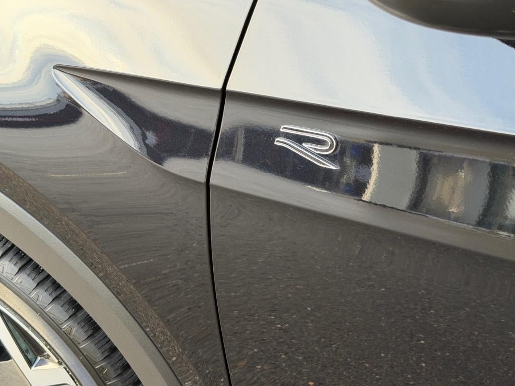 Volkswagen T-cross 1.5 tsi 150pk dsg r-line | camera | trekhaak | navi | iq