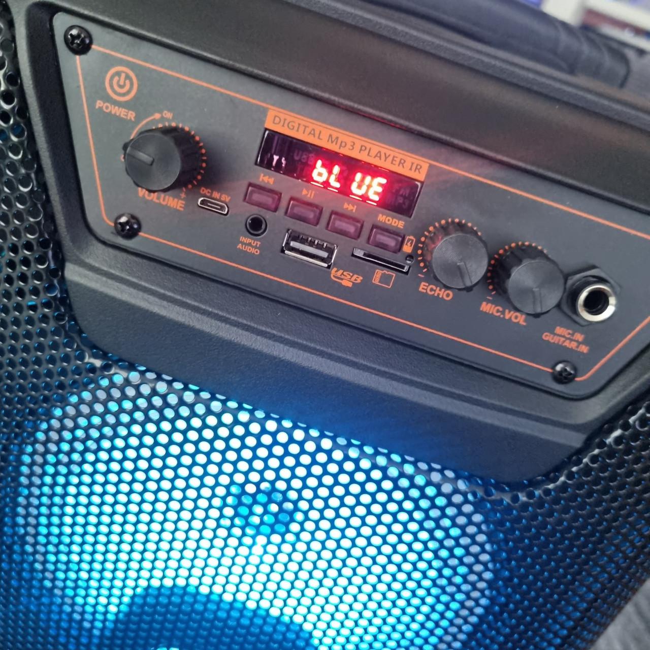 Party speaker bleutooth met licht mic enz