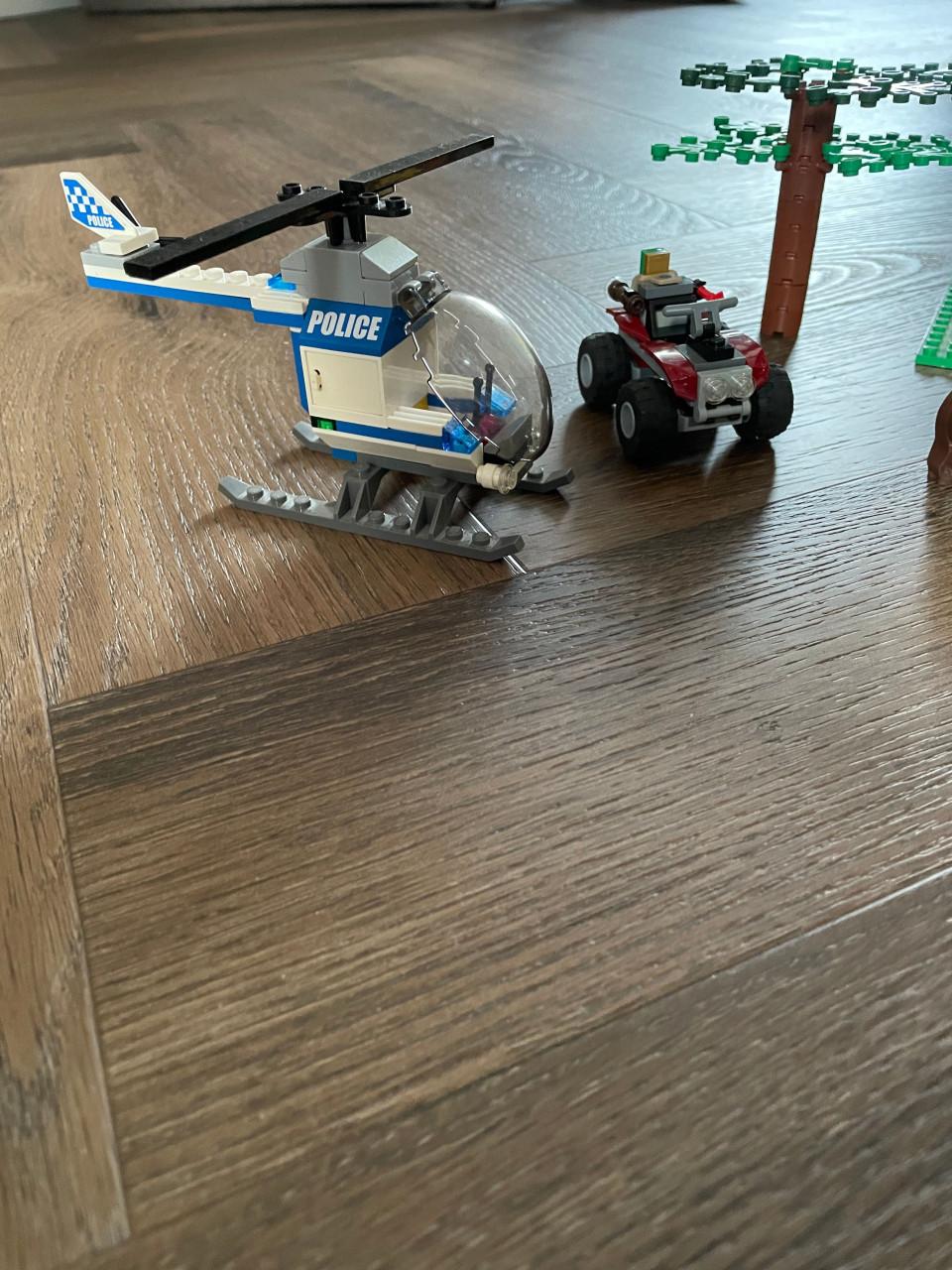 City lego: Forest police station 4440
