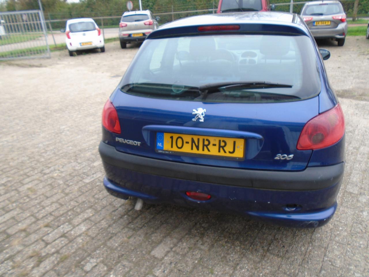 Peugeot 206 1.4i  nwe APK