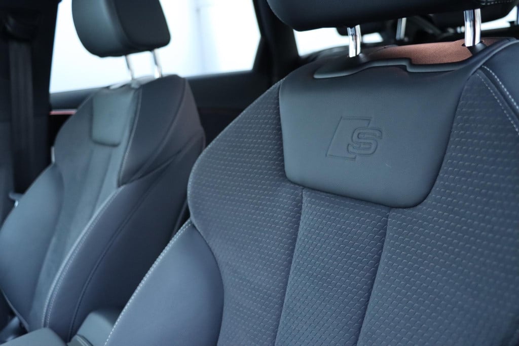 Audi A4 avant 35 tfsi s edition competition