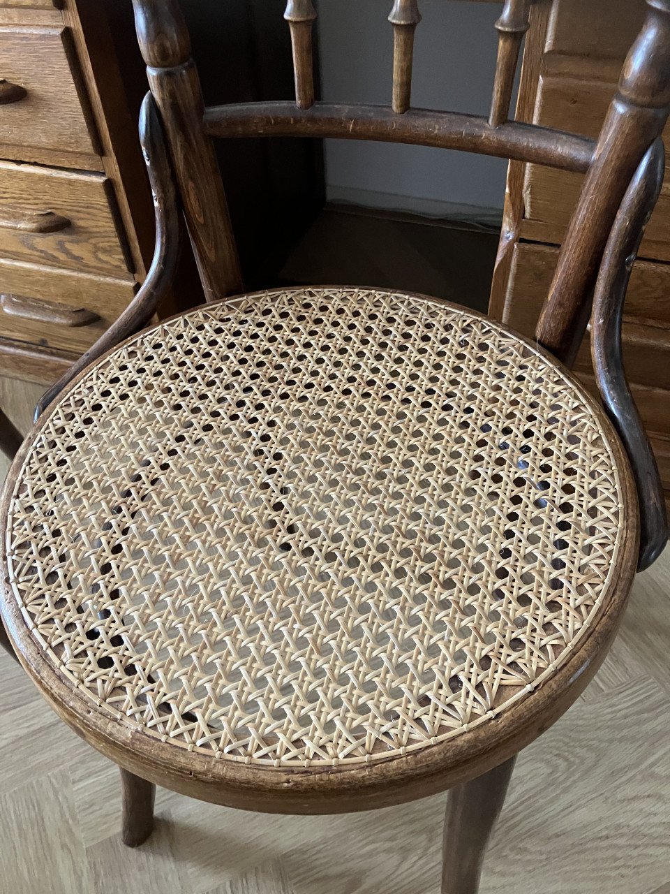 Thornet stoel met gevlochten zitting 2x