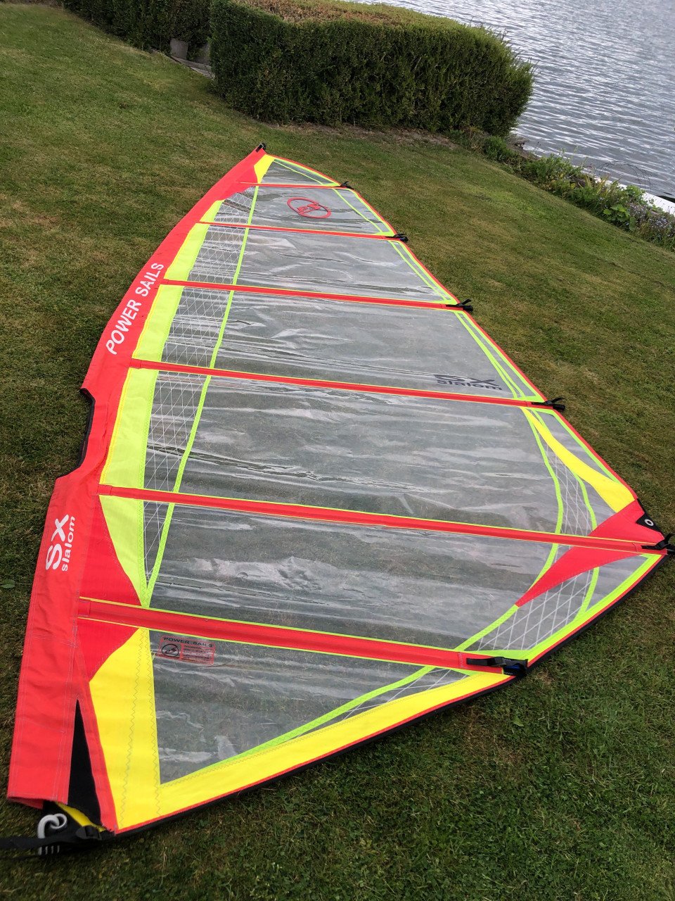Mooie windsurf set compleet, 2 zeilen.