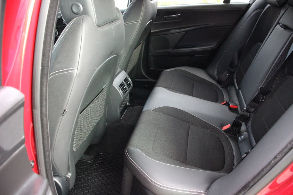 Jaguar Xe 2.0 r-sport | 200pk | el. stoelen | camera | afneembare trekhaak