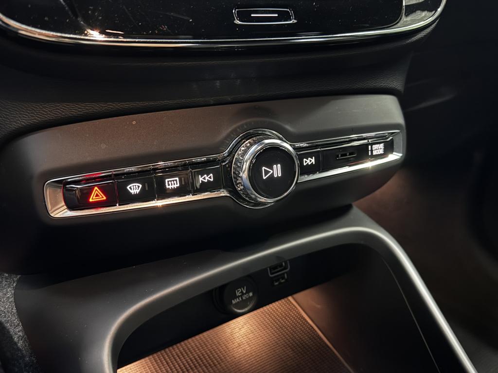 Volvo XC40 1.5 t4 recharge r-design