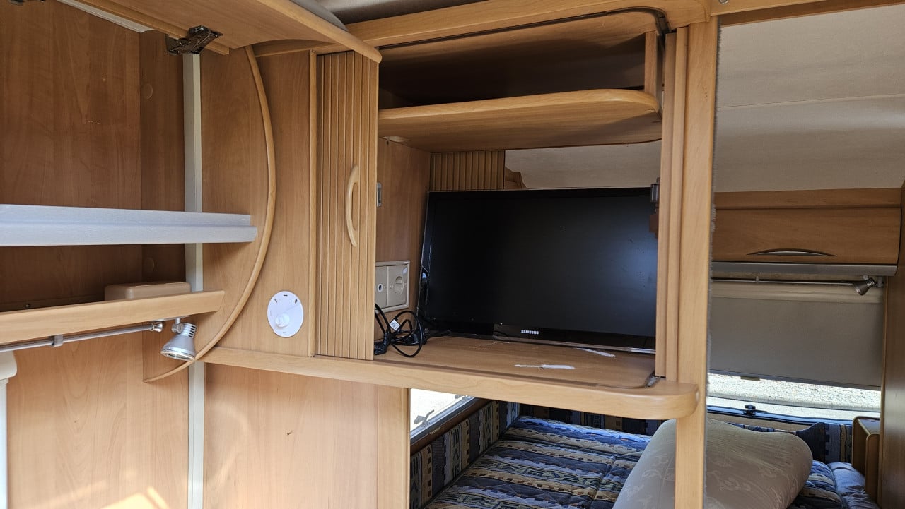 Swift Toscane 410 met Mover een zonnepanelen Boiler