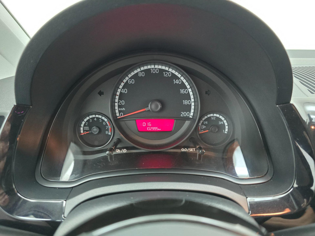 Volkswagen UP! 1.0 high up! bluemotion met cruisecontrol | unieke uitvoerin