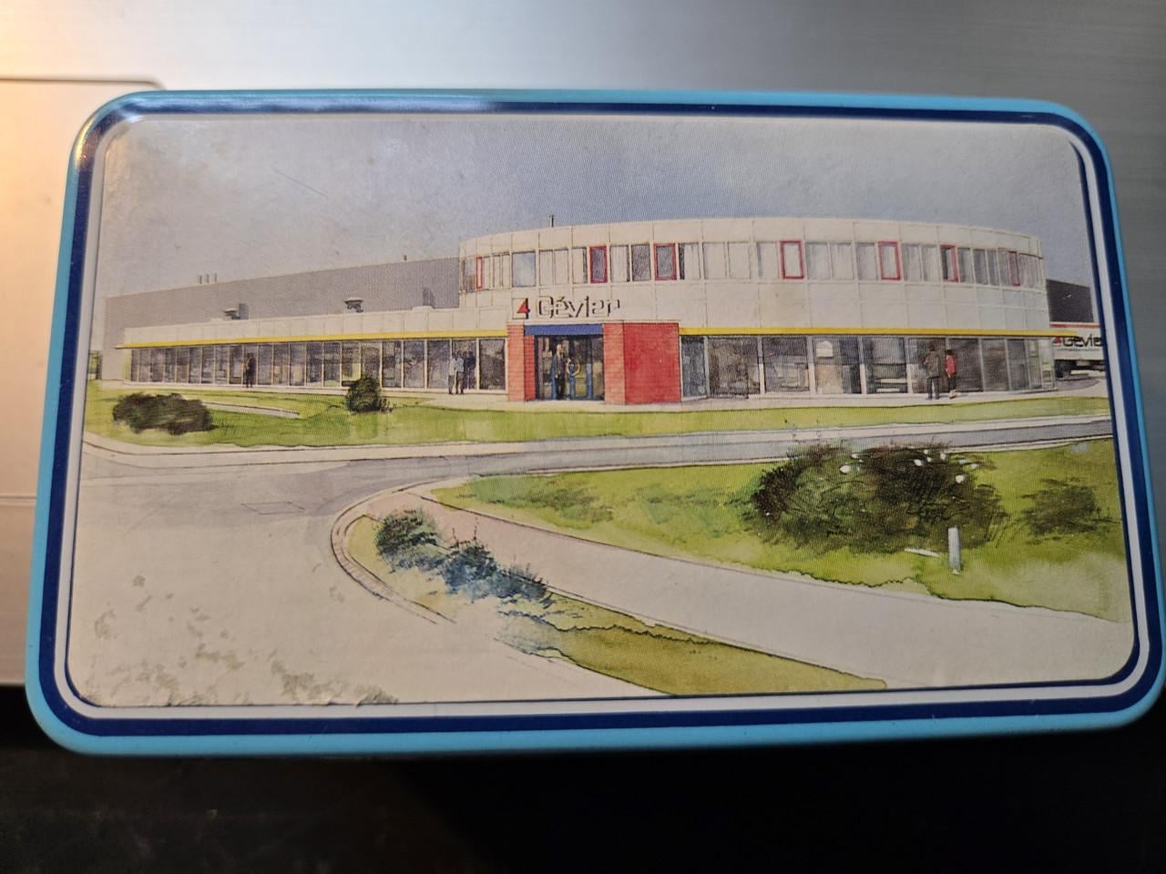 Vintage blik voor Zeeuwse roomboterbabbelaars L.J. Joosse 11.5x7x5cm