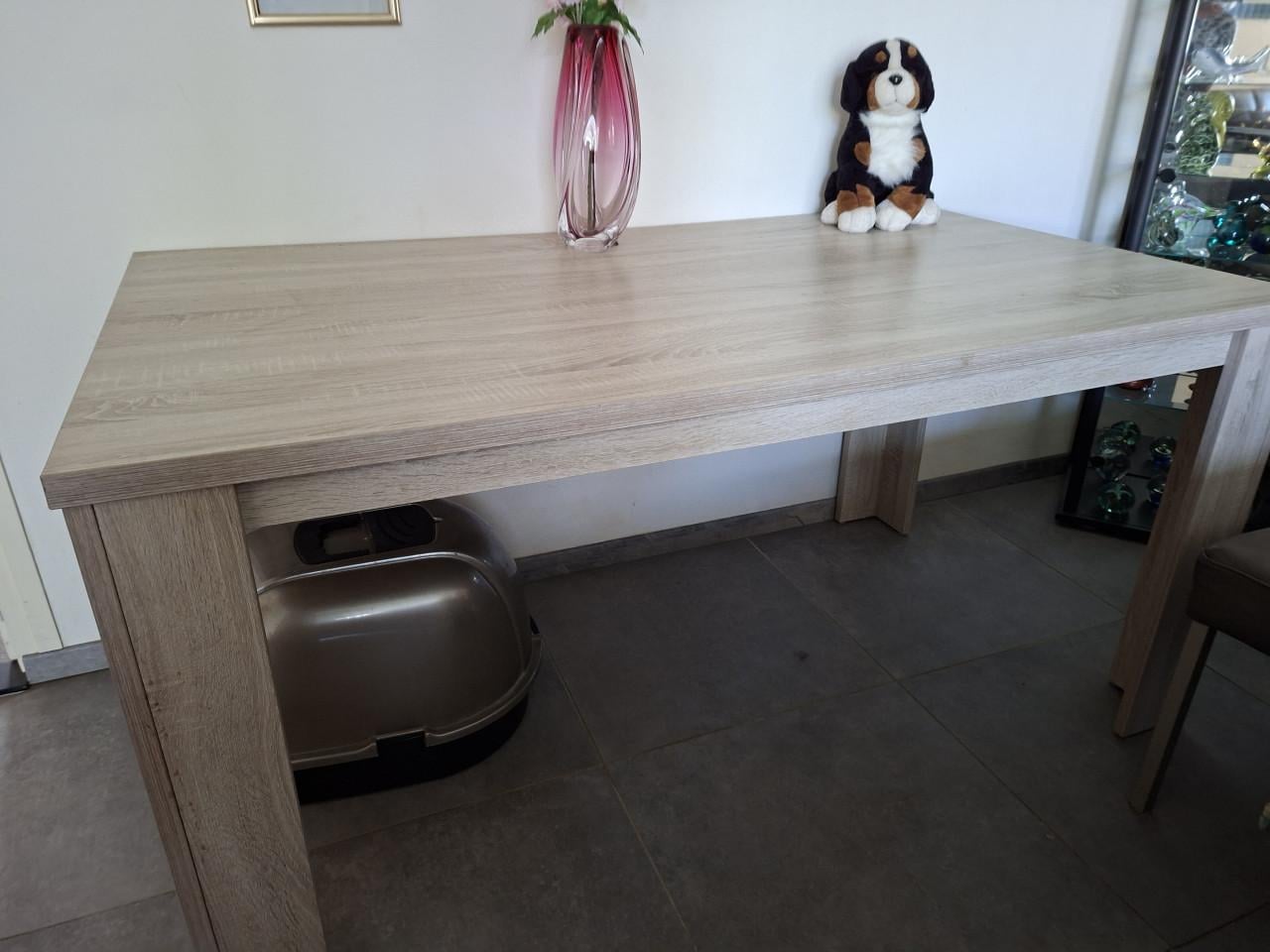 GRATIS. Eettafel