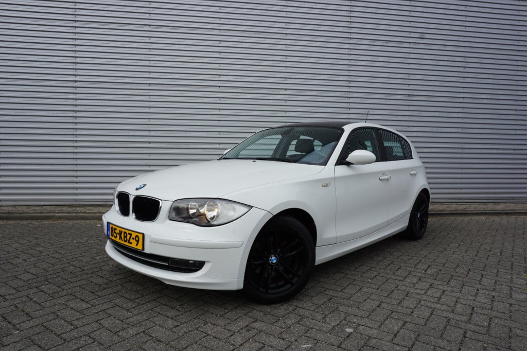 BMW 1 Serie 116i business line airco / elektr. ramen / lm velgen / trekhaak