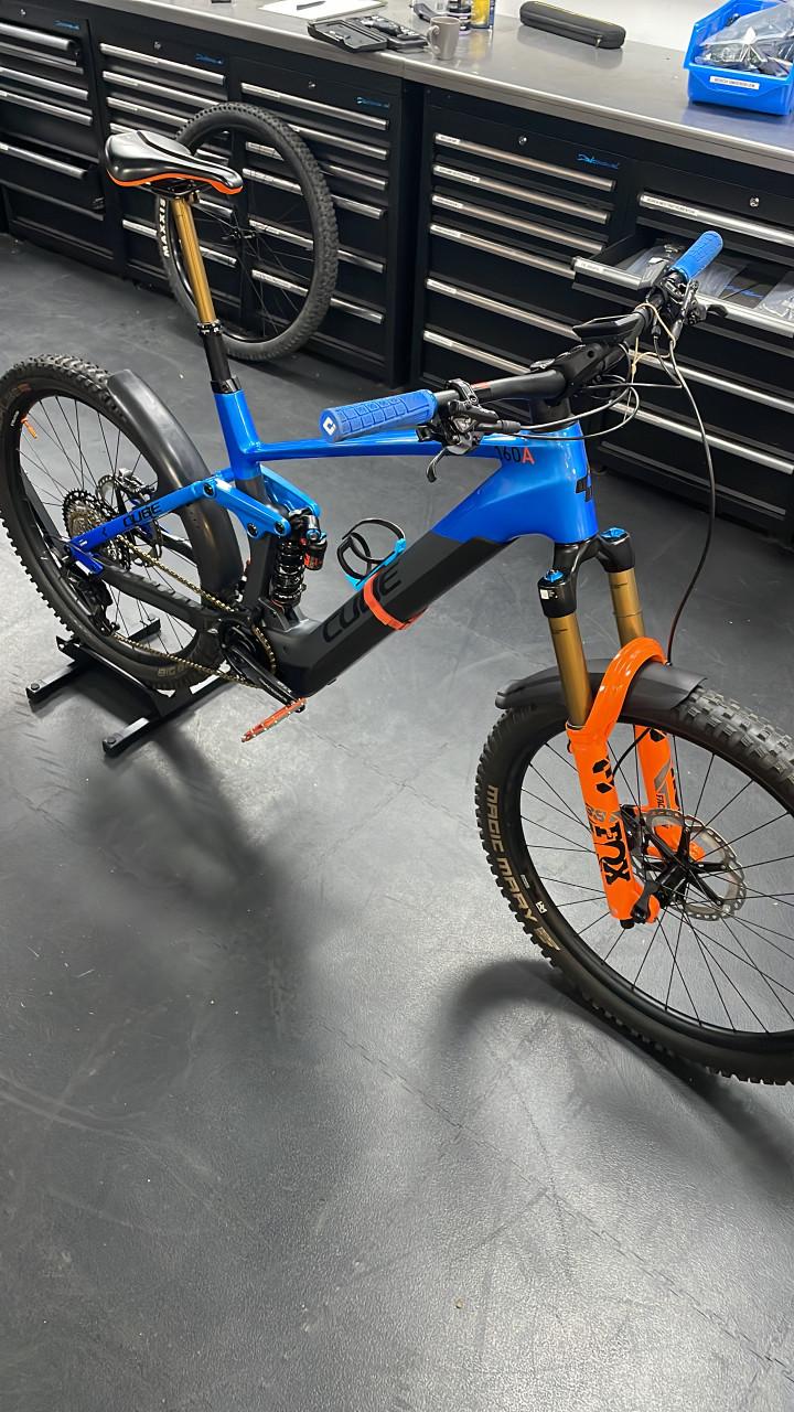 Cube Stereo Hybrid 160A HPC ActionTeam XL 2022 Blauw