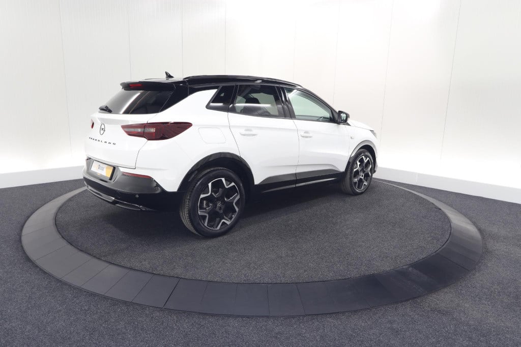 Opel Grandland turbo 130 at8 ultimate | camera | adaptieve cruise control |