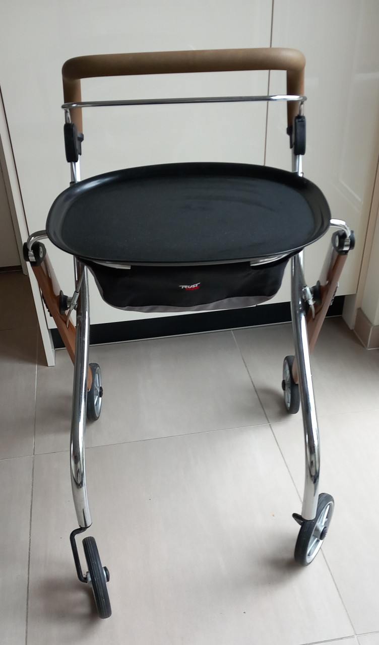 Z.g.a.n. lichtgewicht indoor rollator!