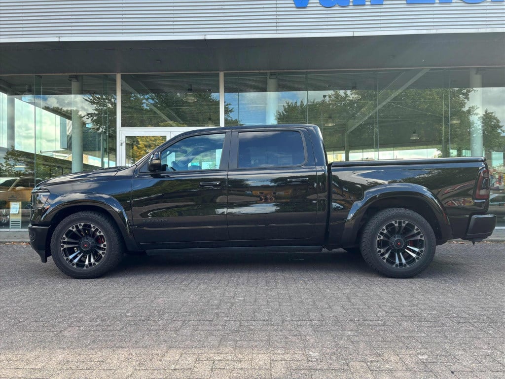Ram 1500 ram 1500 laramie night| luchtvering|smoke pack|bpm vrij| rijklaarp