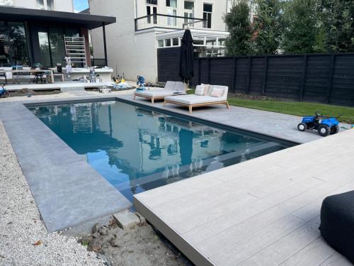 Zwembaden bouw, zwembadfolie (liner) lassen en renovatie