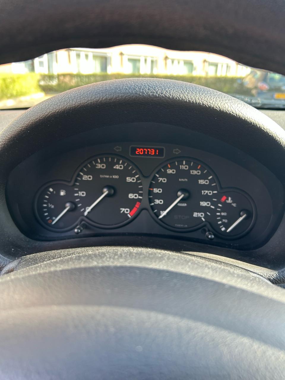 Peugeot 206 1.4i 5-Deurs licht blauw/grijs