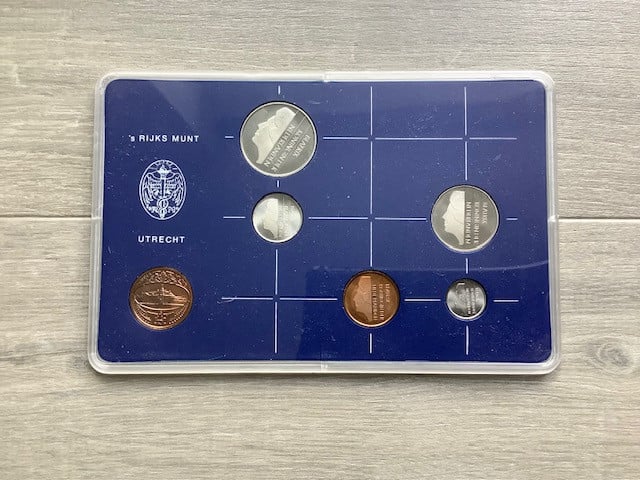 Nederland  FDC jaarsets 1982 t/m 1986.