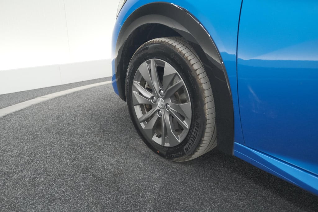 Peugeot 208 ev active pack 50 kwh | parkeersensoren | apple carplay | clima
