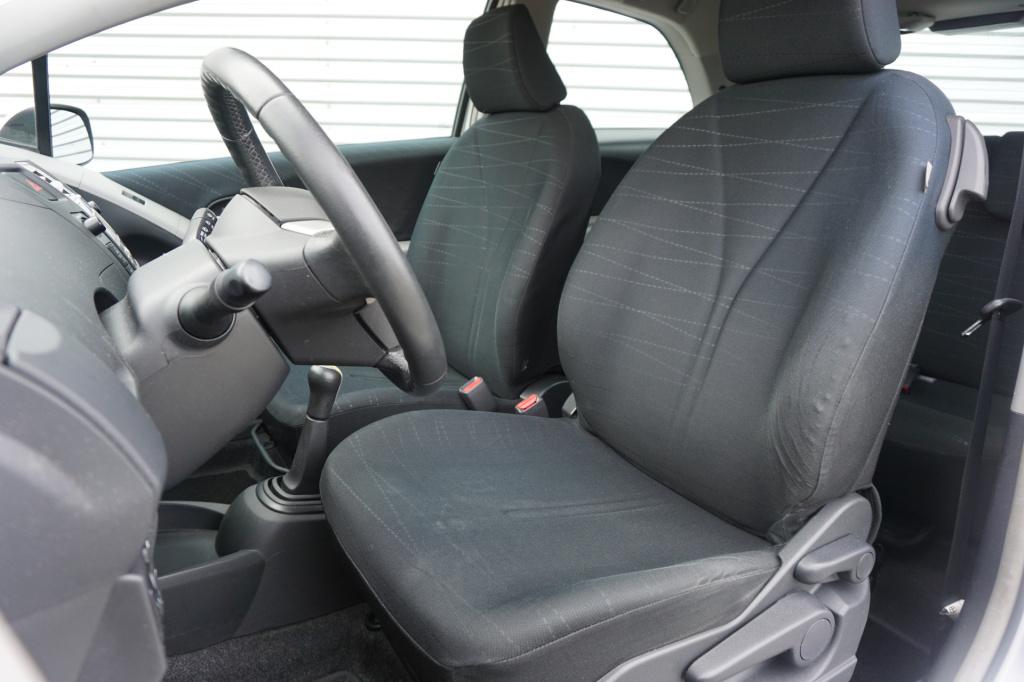 Toyota Yaris 1.3 vvti sol airco / elektr. ramen / nap