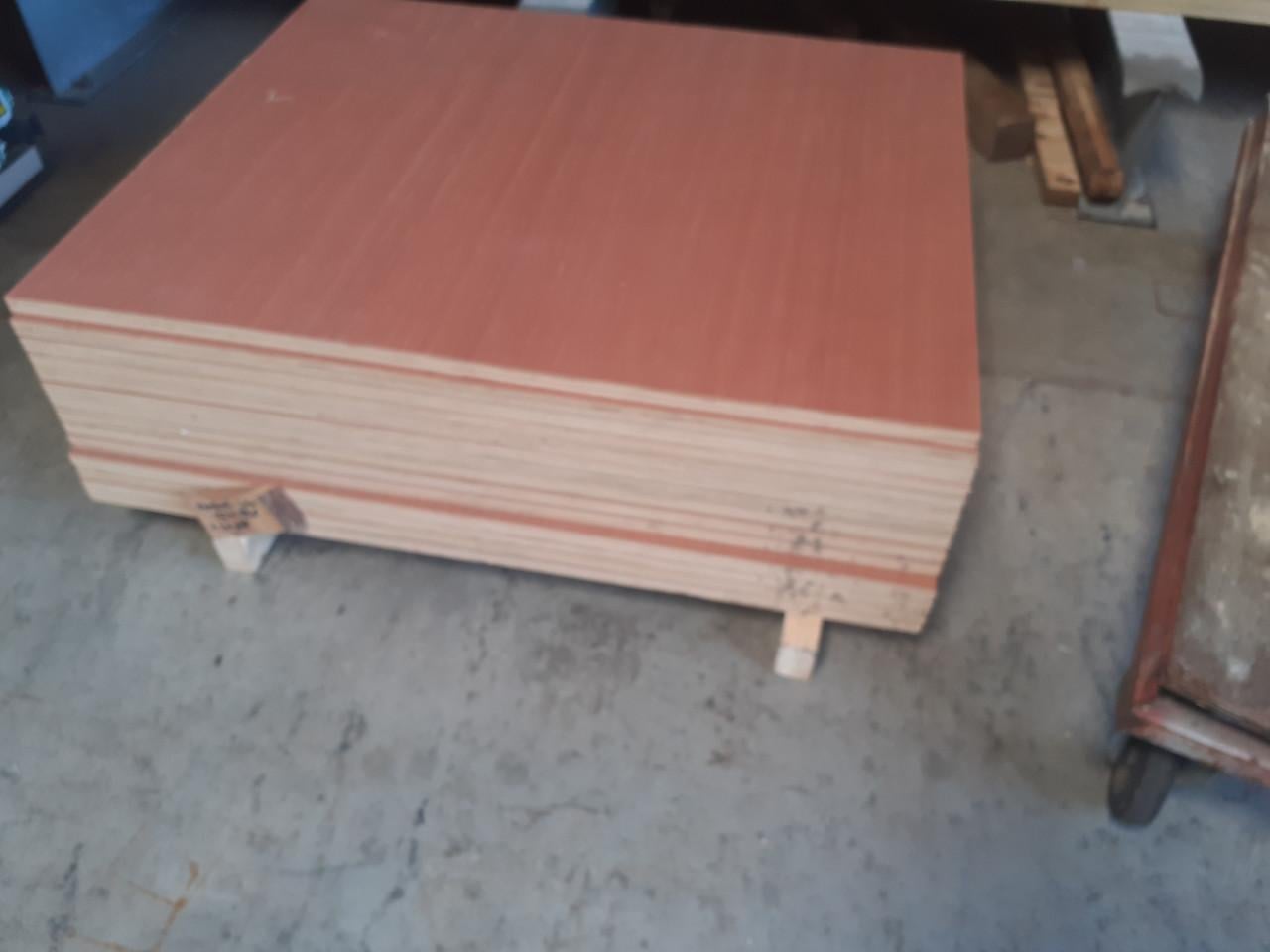 25 mm hardhout platen 98 x 122 voor 20 euro