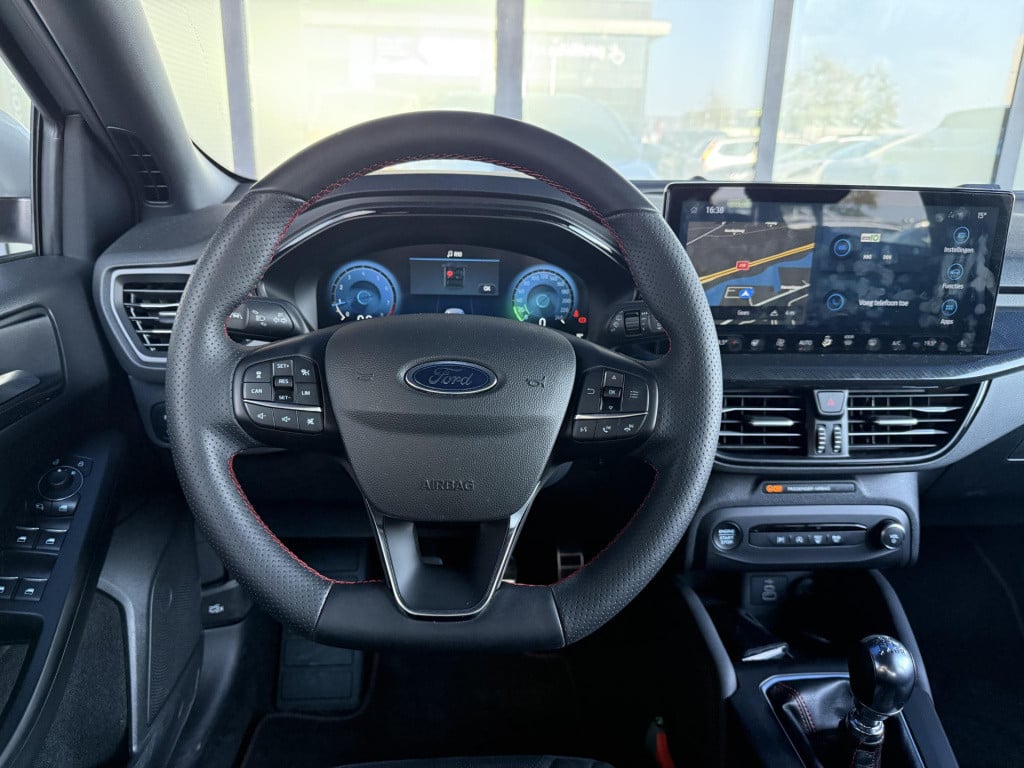 Ford Focus wagon 1.0 ecoboost hybrid st line x | leder interieur | draadloo