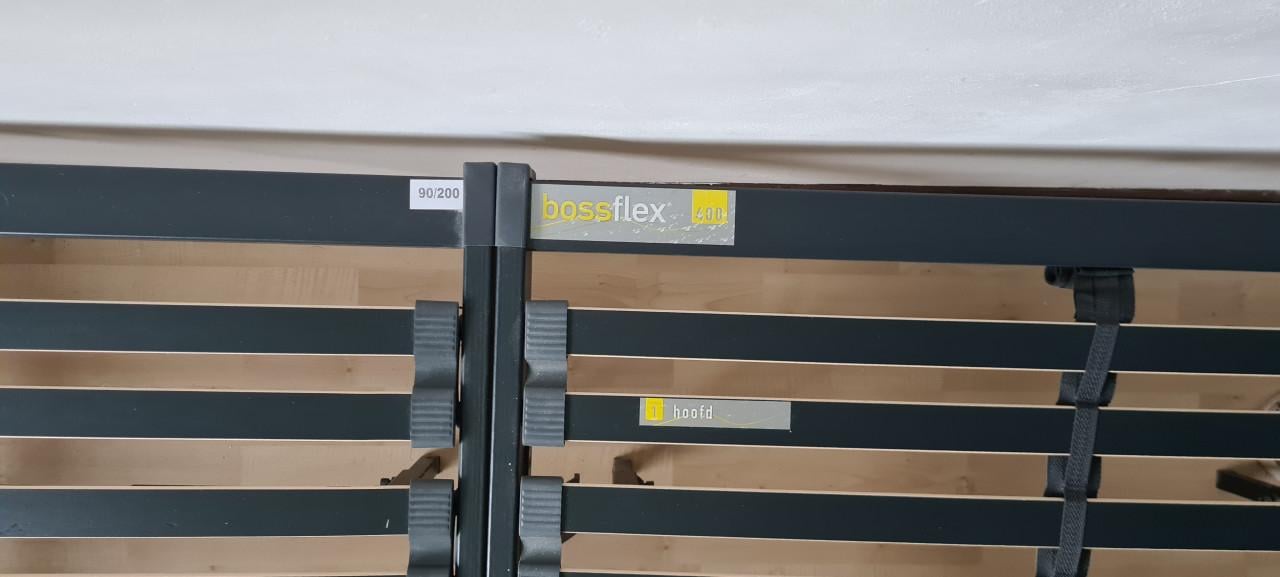 Gratis afhalen, 2 Bossflex 400 lattenbodems op poten 90x200 GERESERVEERD!