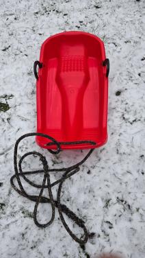 ❄️Winterpret! ☃️ Blauwe en rode slee