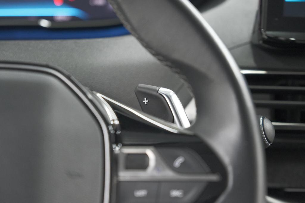 Peugeot 3008 puretech 130 eat8 allure | camera | adaptieve cruise control |