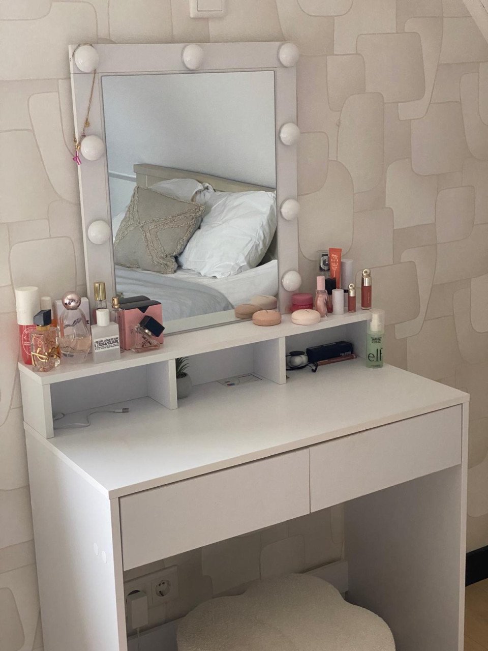 2 persoons Bed, bureau en make-up tafel