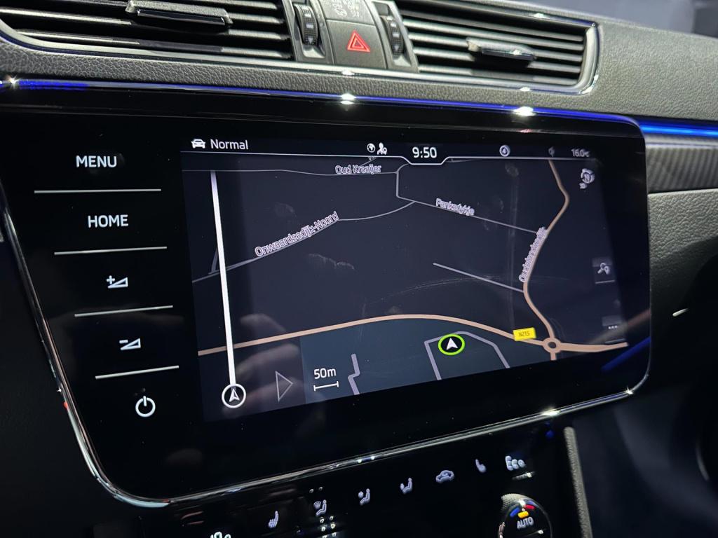 Skoda Superb combi 1.4 tsi iv sportline business *keyless*virtual*camera*sf