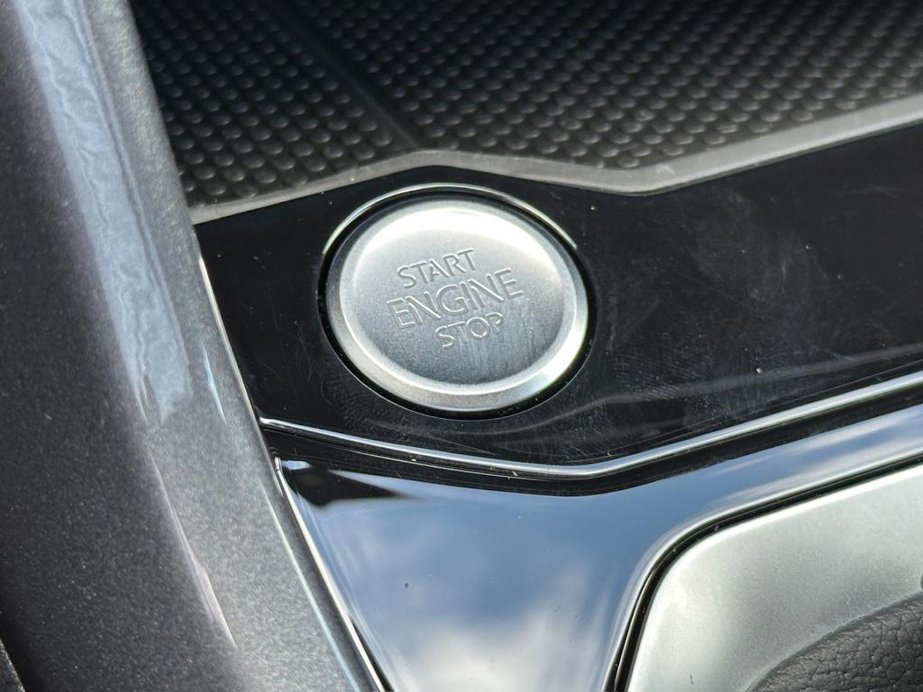 Volkswagen T-roc 1.5 tsi 150pk dsg style carplay | camera | keyless | elek.