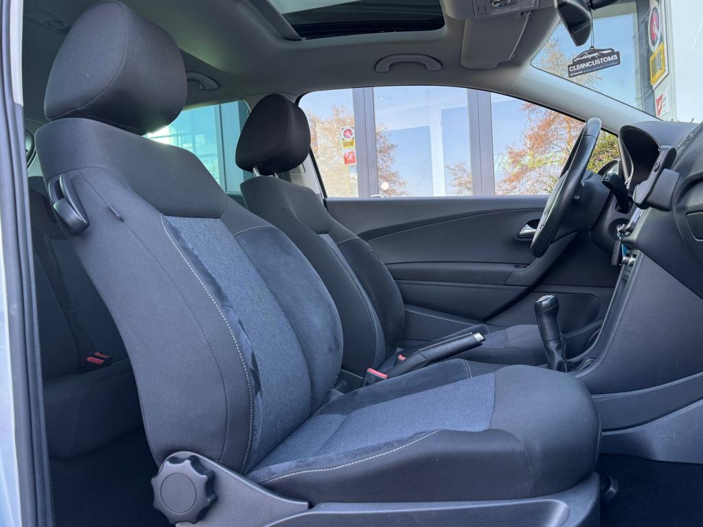 Volkswagen Polo 1.4-16v style * cruise control * panoramadak * carplay