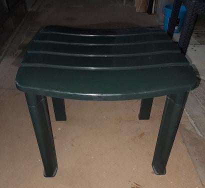 2x kunststof hocker