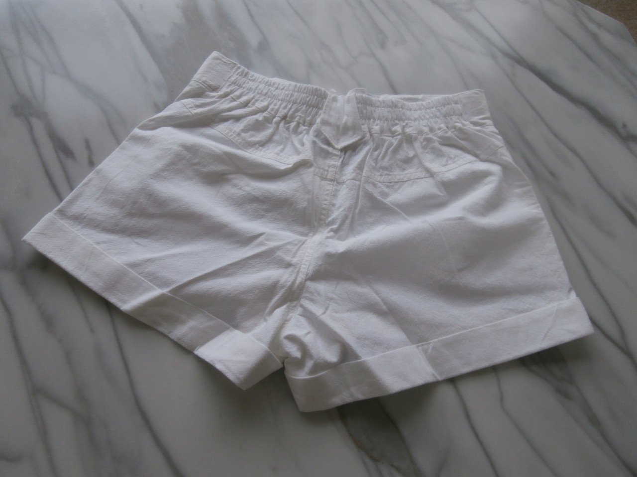 Nieuwe  Dames  Korte Broek  Maat M  voor  € 5,00