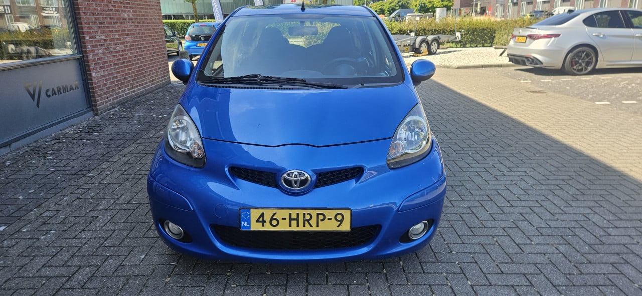 Zuinige TOYOTA AYGO Dynamic Blue