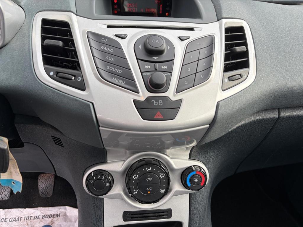 Ford Fiesta 1.25 titanium/155.000 nap/airco/lichtmetaal/pdc/