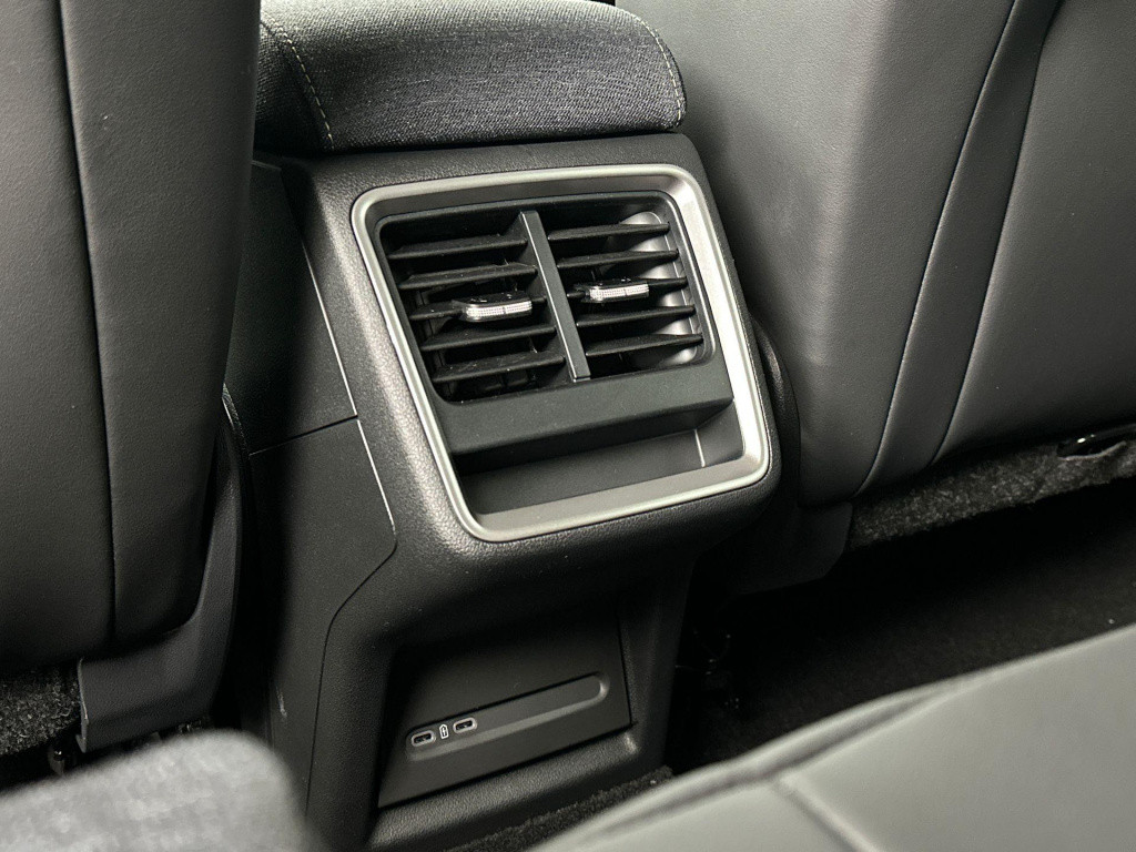 Skoda Elroq business edition tour elektromotor 210 kw / 286 pk