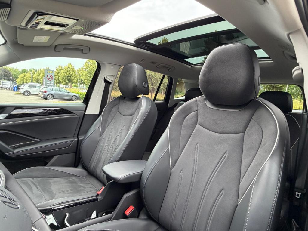Volkswagen Tiguan 1.5 ehybrid elegance 204pk | trekhaak | 20 inch | 360 cam
