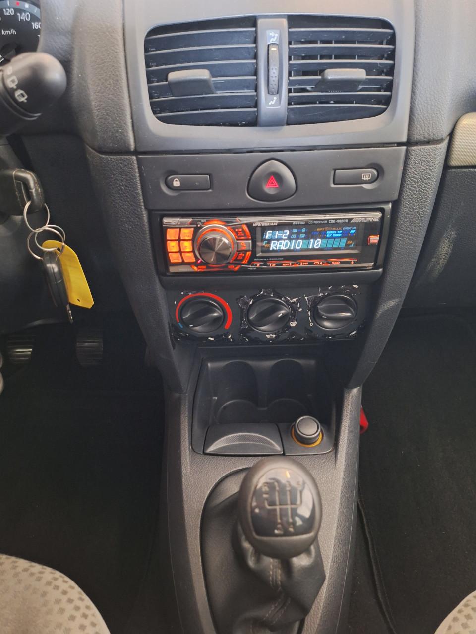 Te koop Renault Clio 1.2 16v Team Spirit!!!