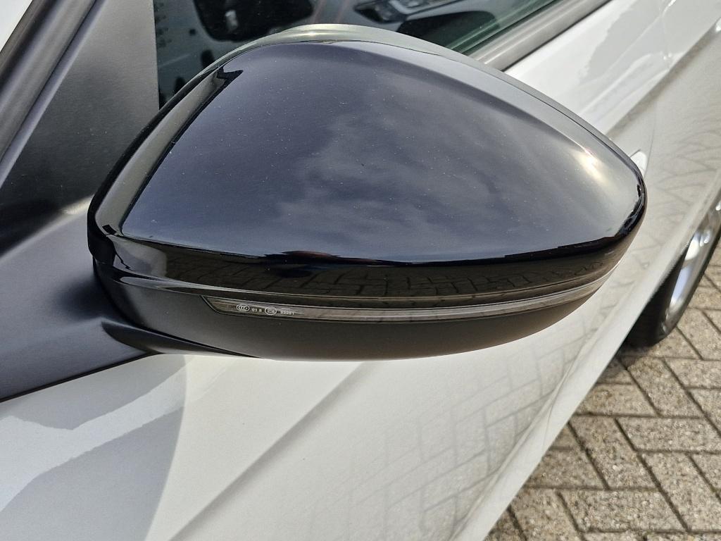 Opel Corsa 1.2 gs line turbo 101 pk | multimedia pakket | licht- en zicht p