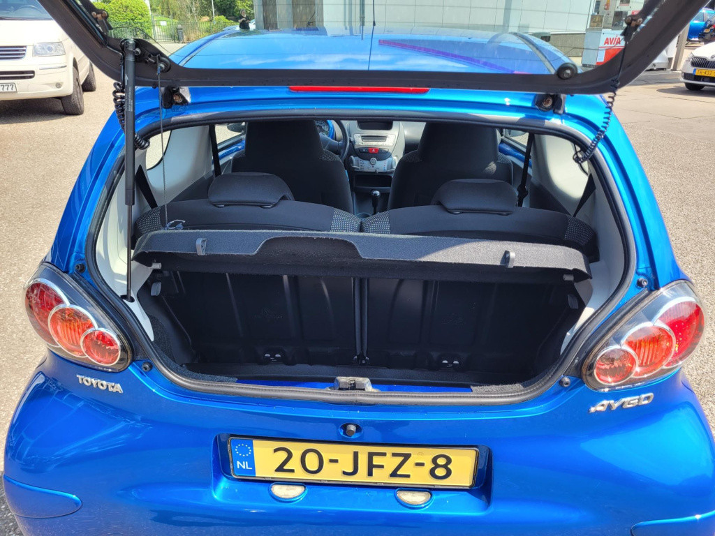 Toyota Aygo 1.0-12v dynamic blue airco