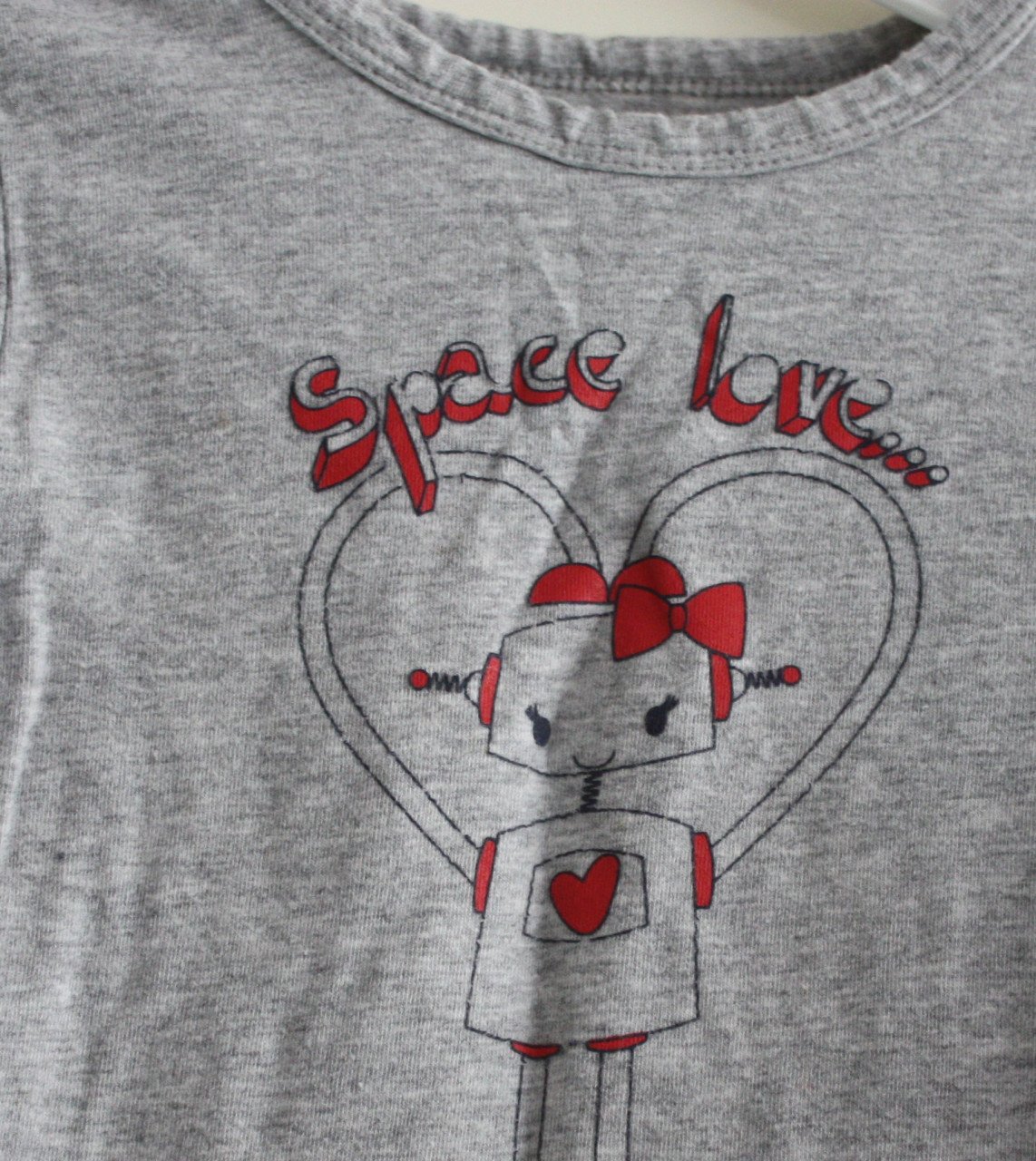 Grijs shirtje maat 80