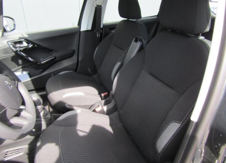 Peugeot 208 2018 54dkm airco navi pdc