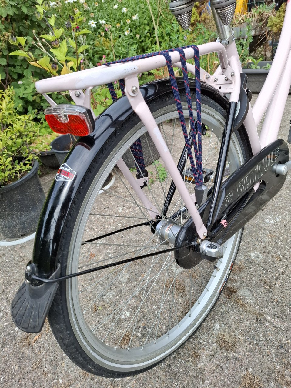 Kinderfiets roze. Inch 26 , tot 14 jaar mooie fiets.