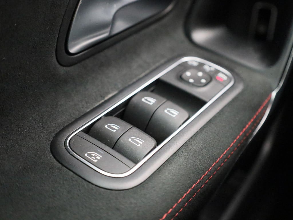 Mercedes-Benz A-Klasse 200 business solution amg | automaat | navigatie | a